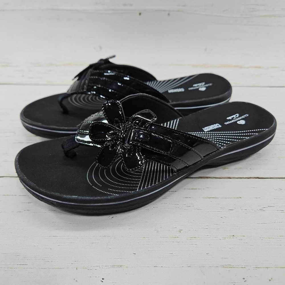Clarks Cloudsteppers Brinkley Womens‎ 7 Black Patent Floral Flip Flop Sandals